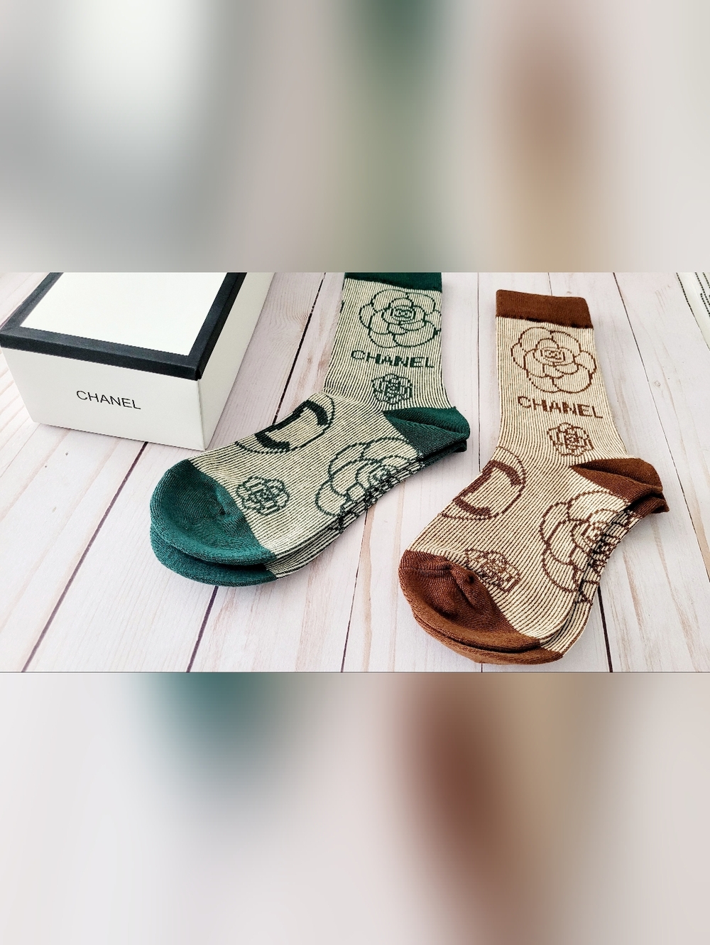 ✨️CHANEL ✨️Camellia Logo ✨️Crew Socks - Picture 6 of 7